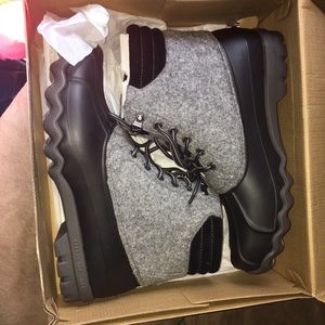 Sperry Boots ( NEVER WORN )